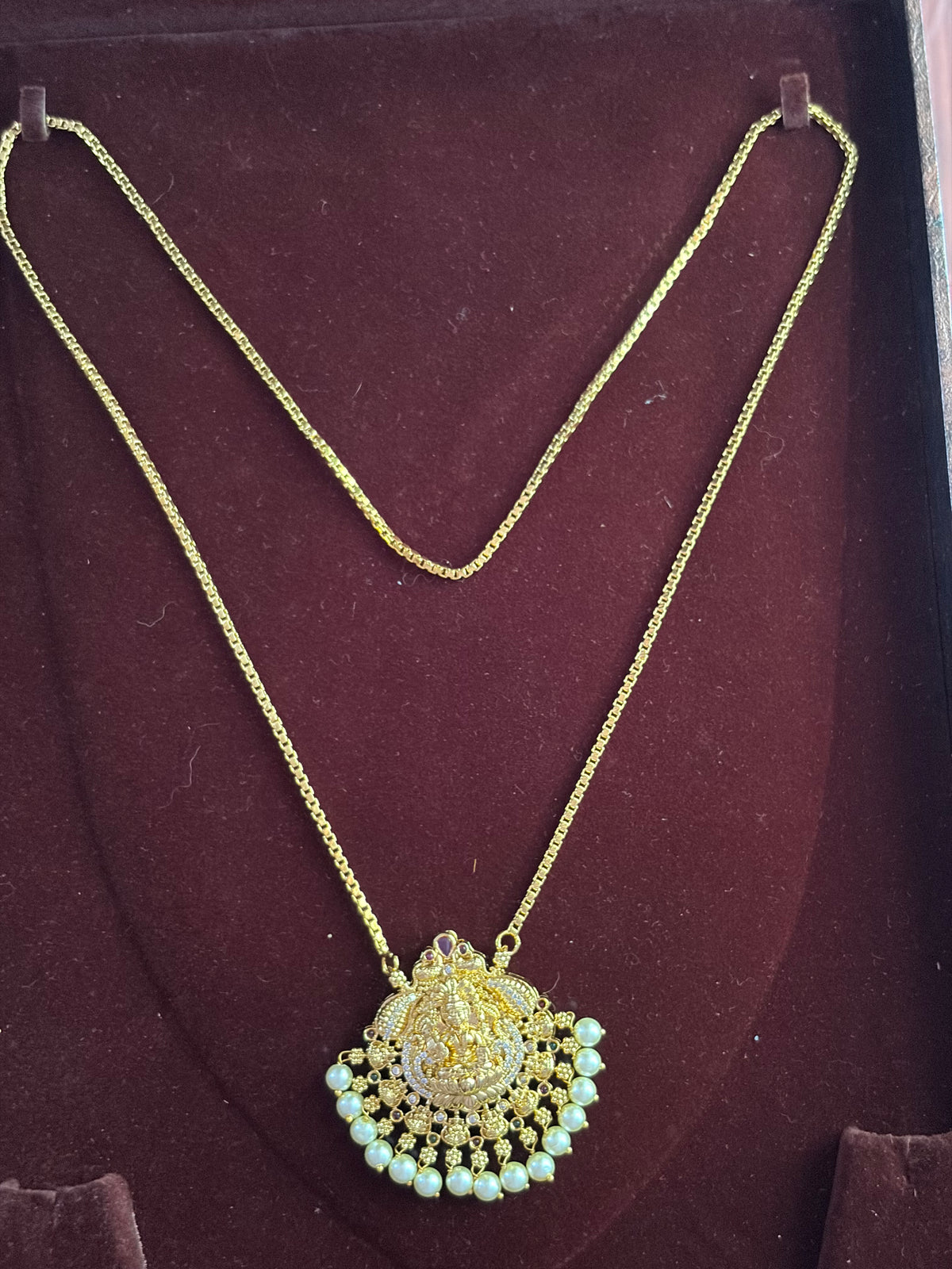 Lakshmi pendant with chain
