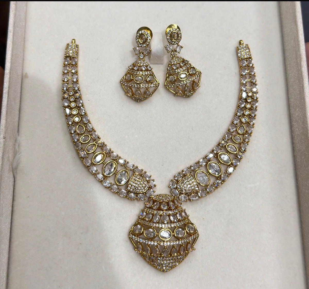 Mozonite diamond cut statement necklace with earrings