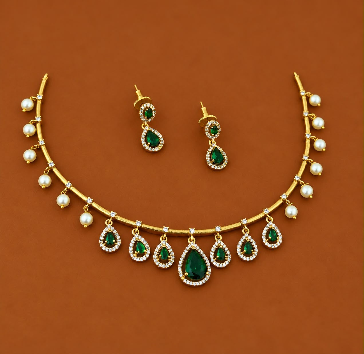 Tear drop hanging hasli with drop earrings