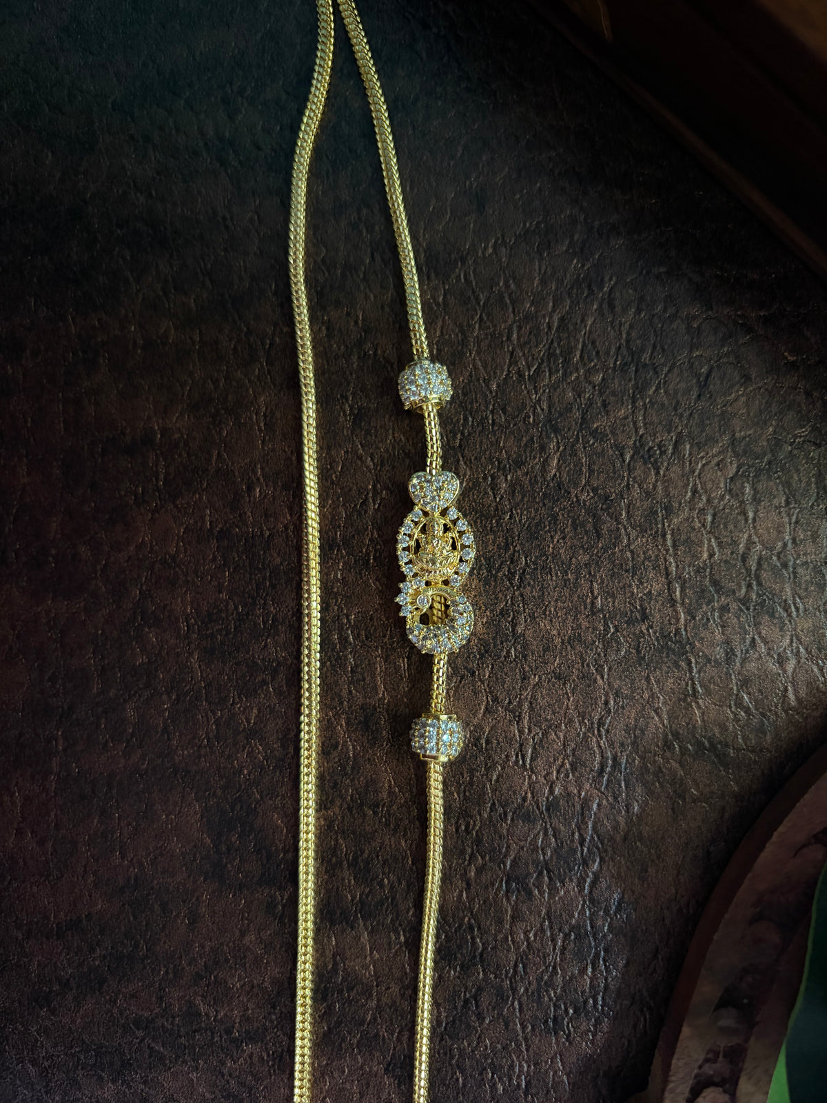 Lakshmi pattern stone mugapu chain