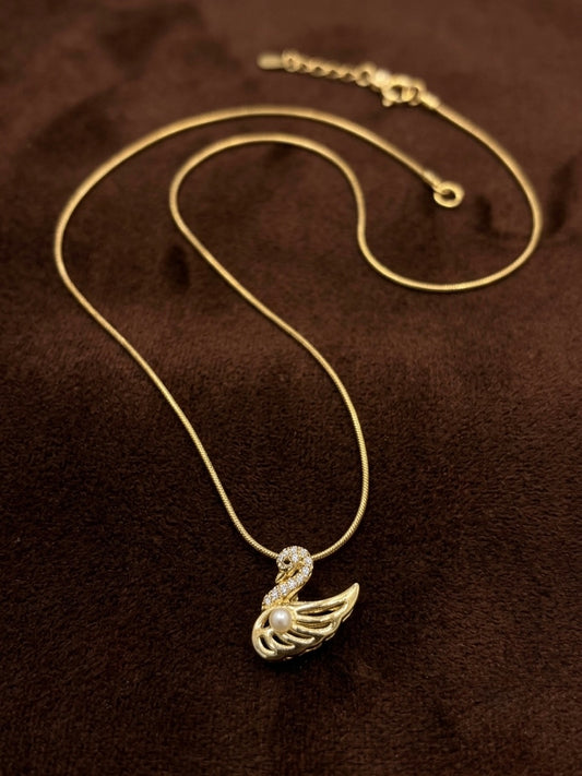 Anti tarnished chain with pendant