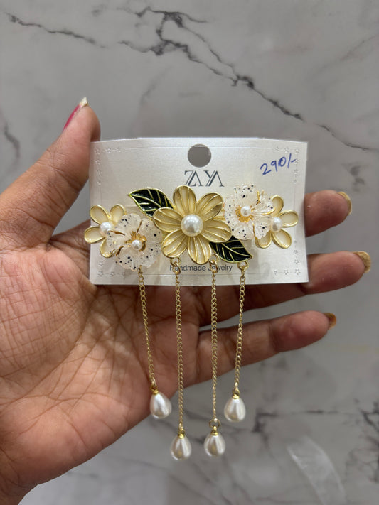 Fancy stylish hair clips