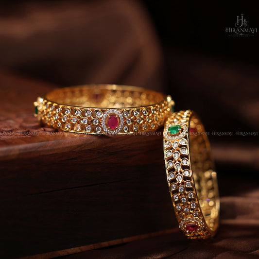 6 Ad stone with ruby and emerald studded bangles