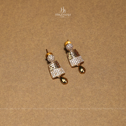 American diamond square design necklace