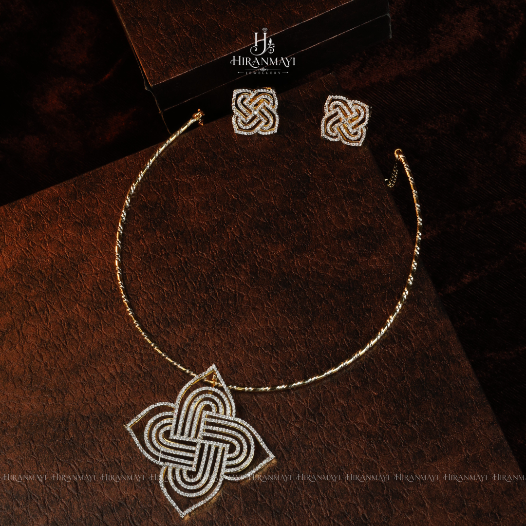 Kolam pattern pendant with hasli