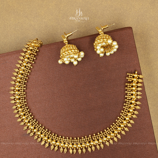Mullai poo antique necklace