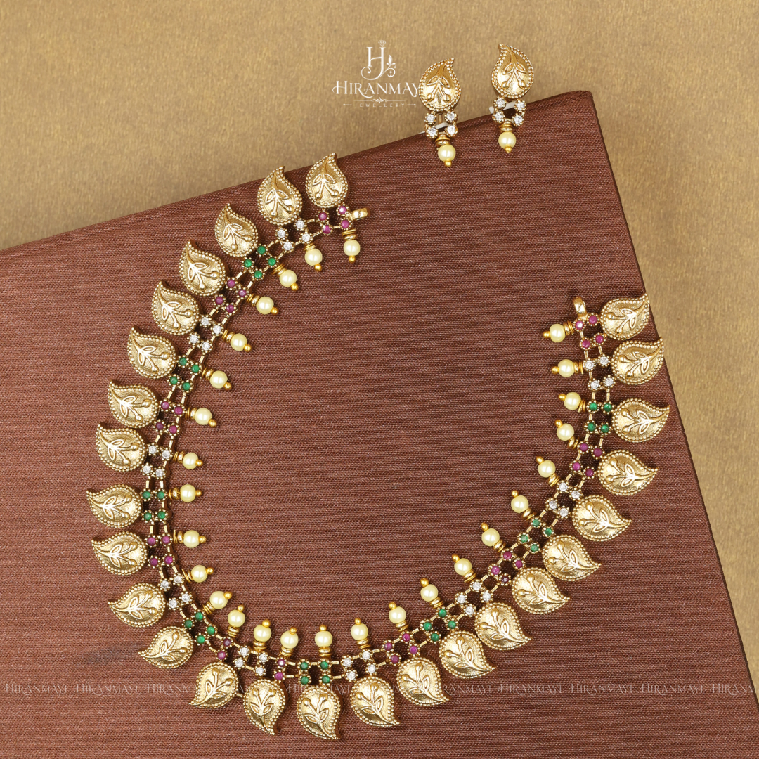 Manga necklace with rice pearl beads