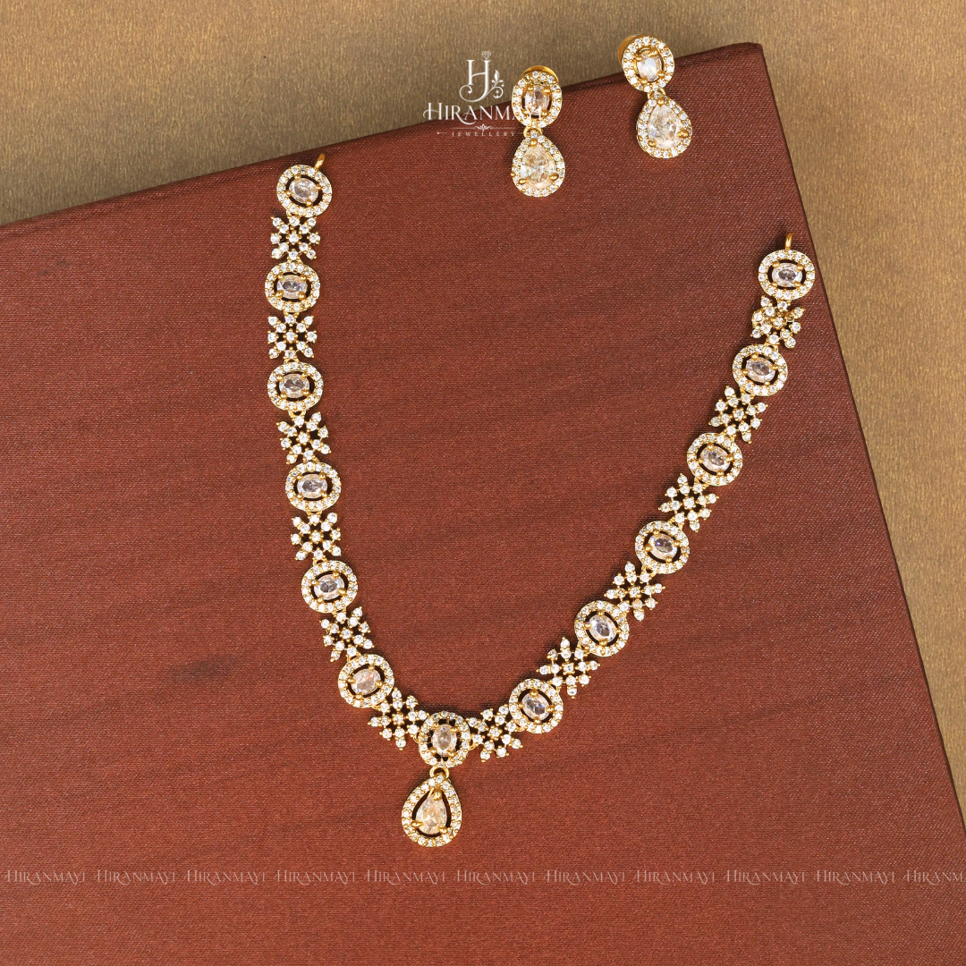 Ishani floral halo necklace set - white