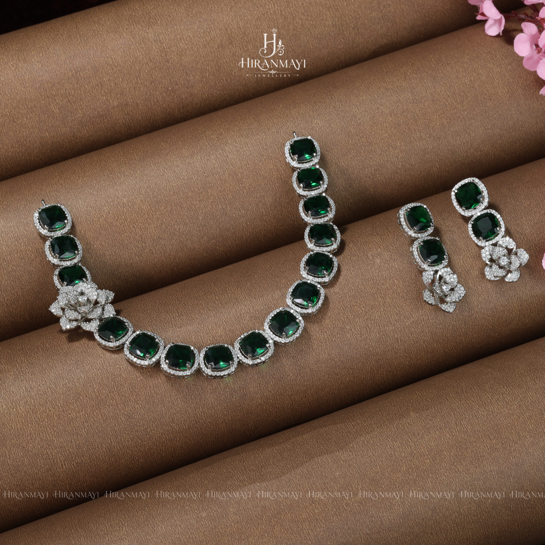 Bold emerald stone statement necklace rs.2100
