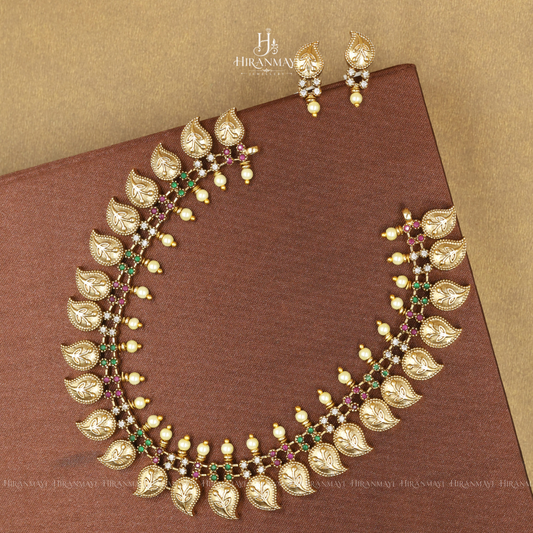 Manga necklace with rice pearl beads