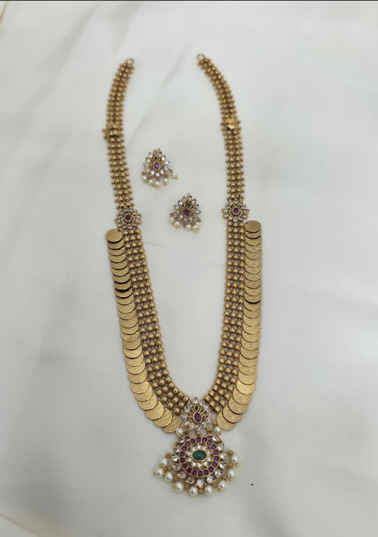 Coin haram with kemp stone pendant and earrings