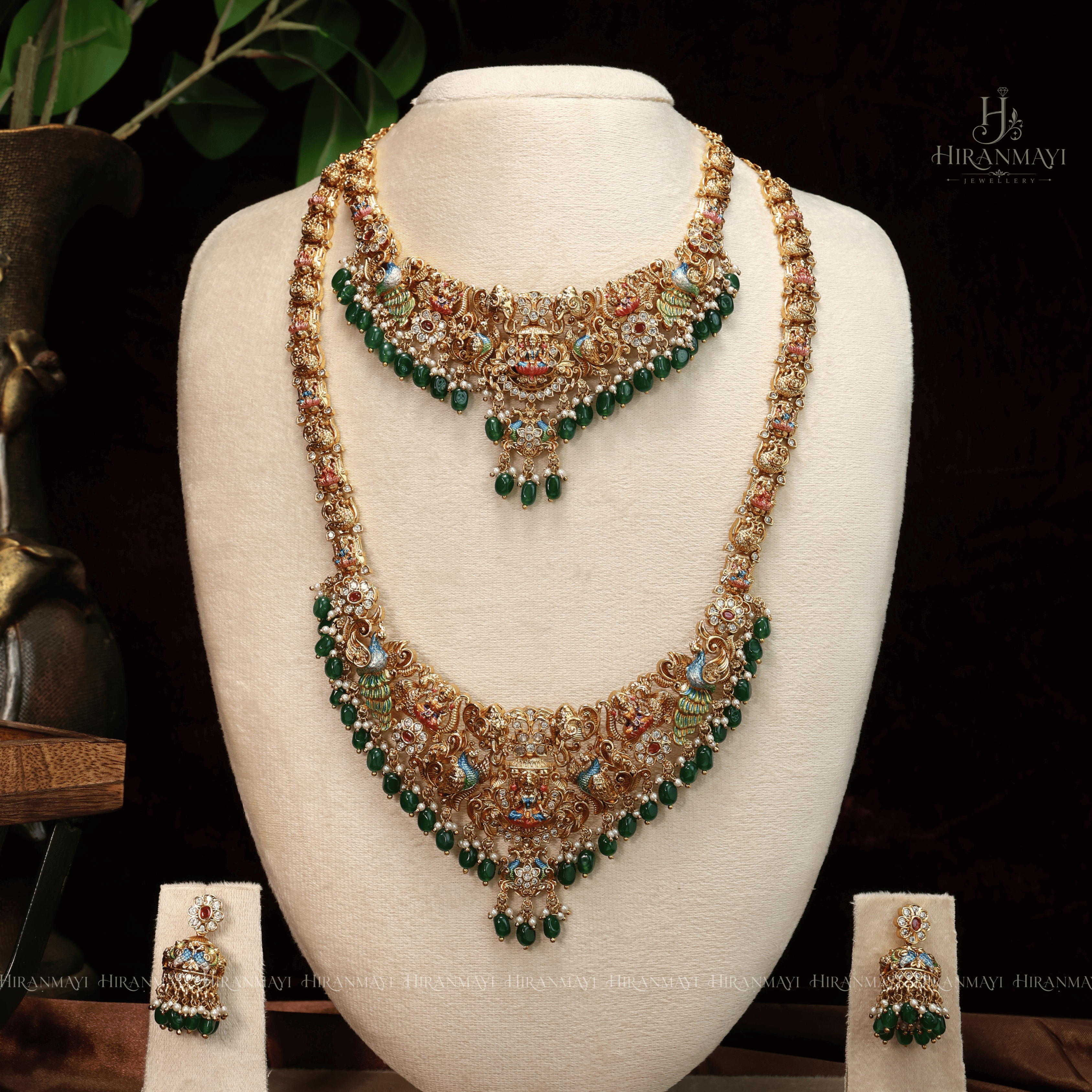 Beautifully hand crafted with Meenakari work semi bridal set