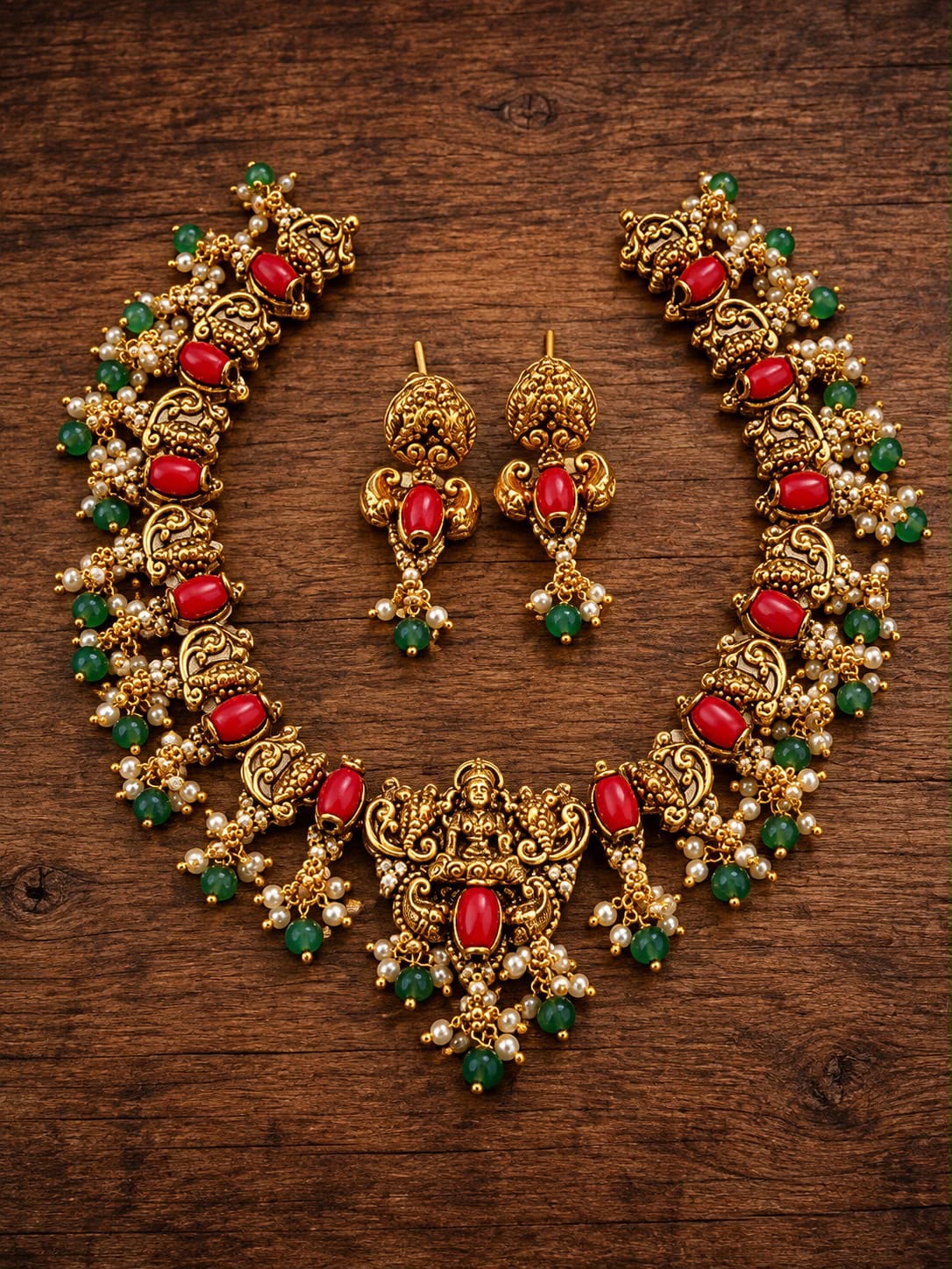 Pavalam with pearl hanging Lakshmi set with earrings