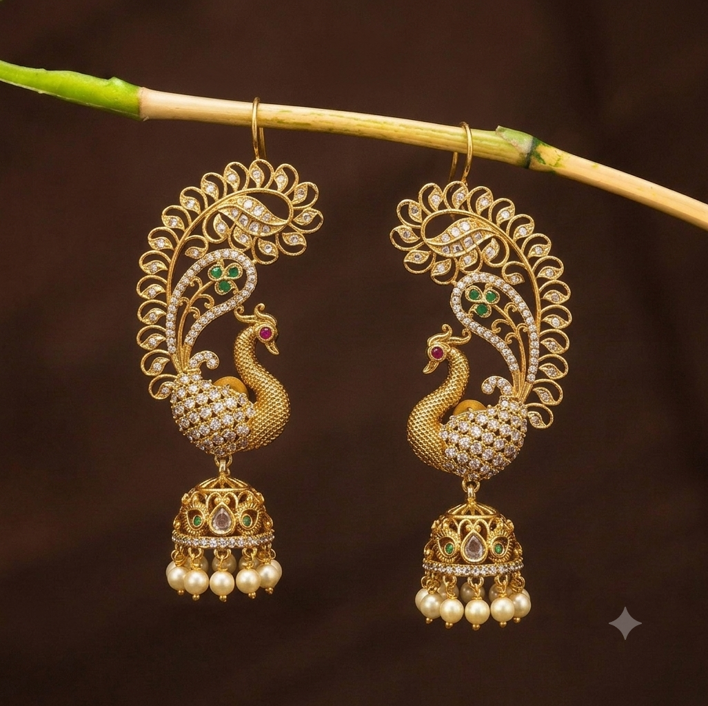 Peacock feathers type antique earcuff