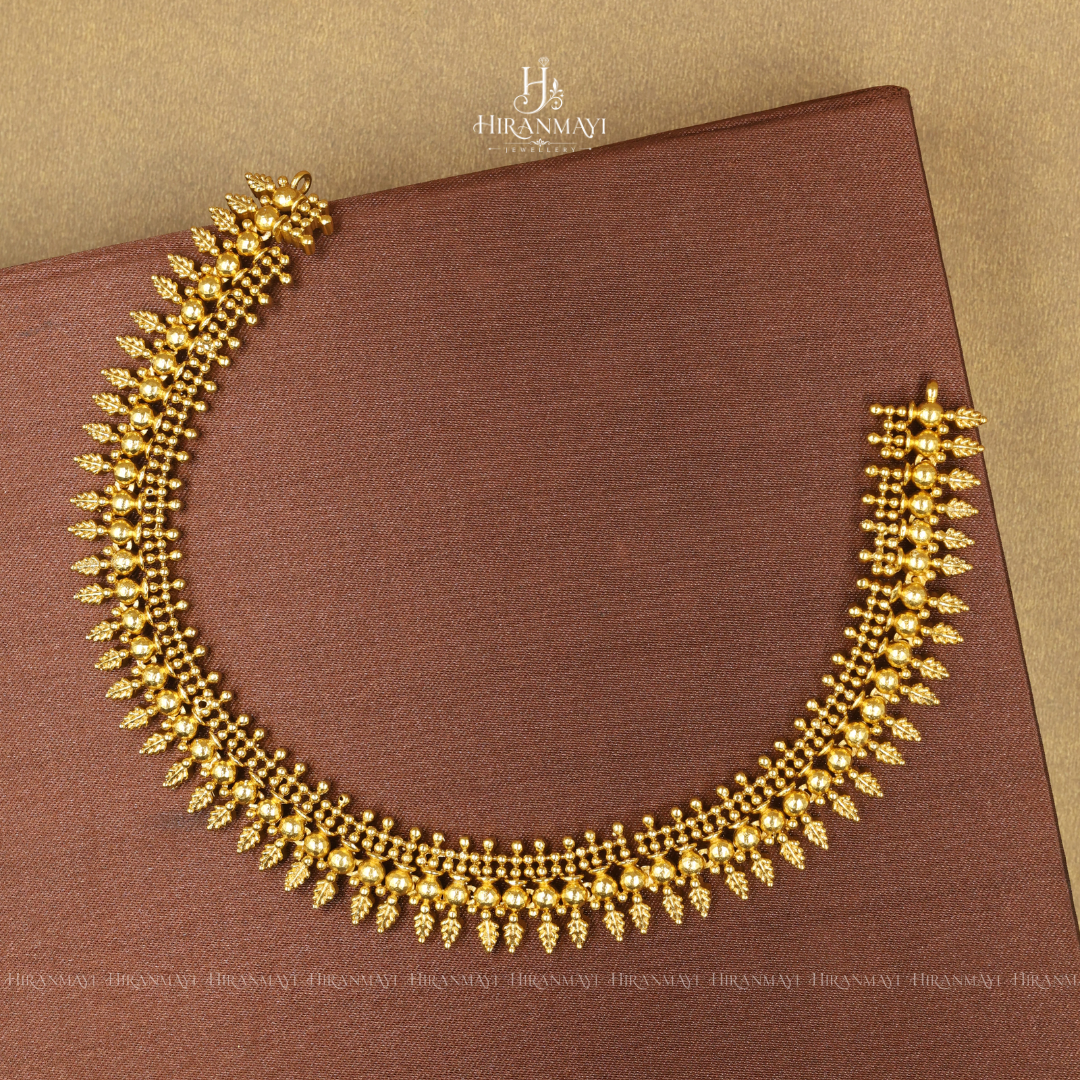Mullai poo antique necklace