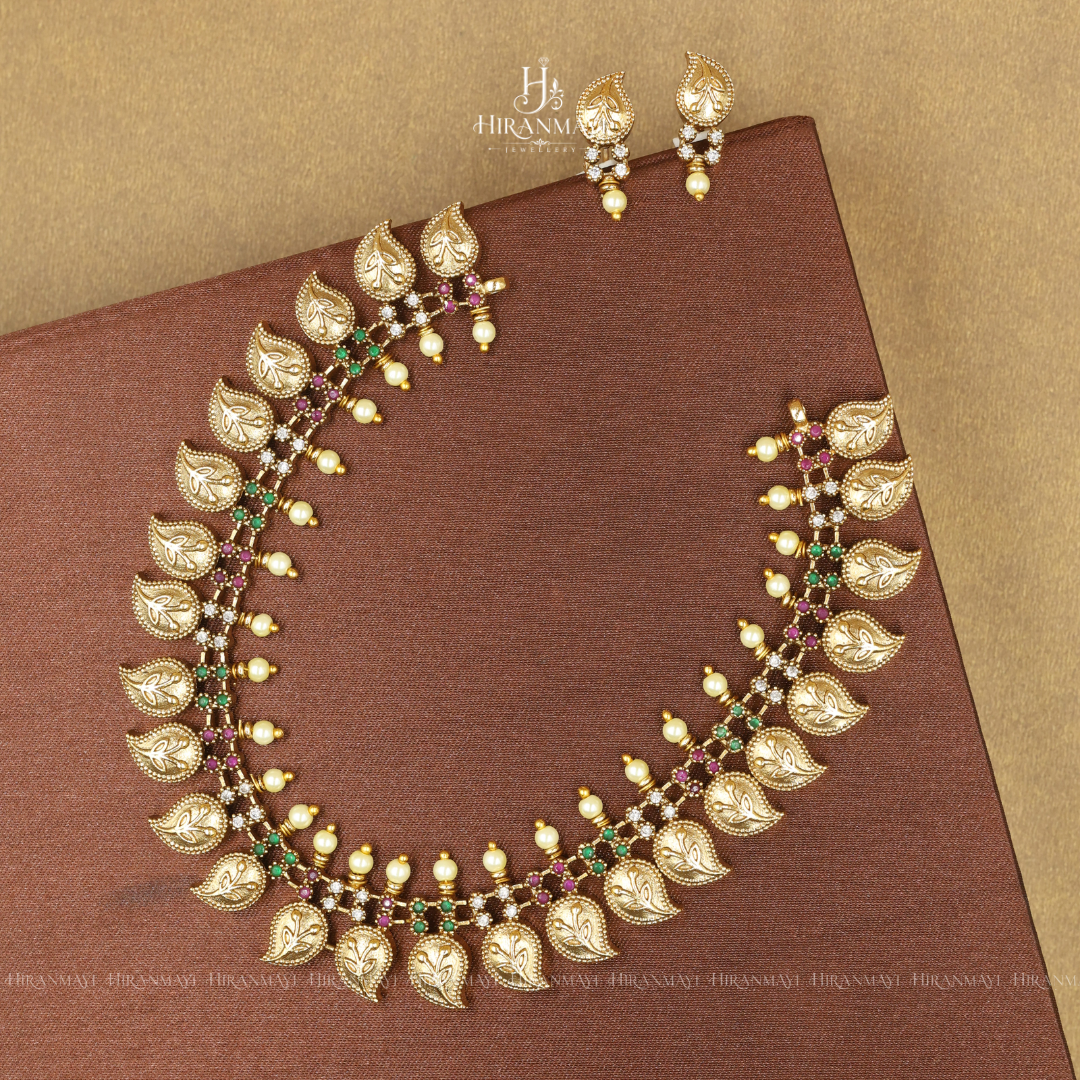 Manga necklace with rice pearl beads