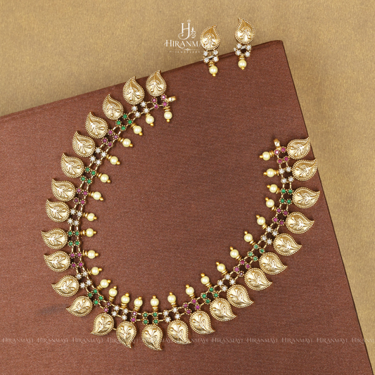 Manga necklace with rice pearl beads