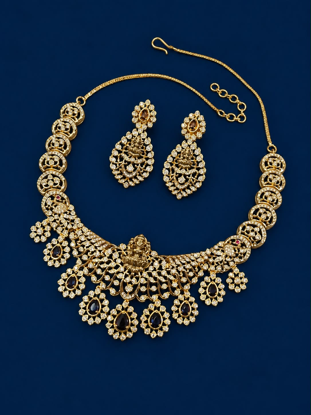 Stone placed statements necklace with earrings