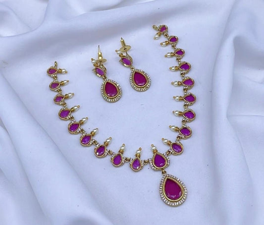 Bold stone lotus cut necklace with earrings