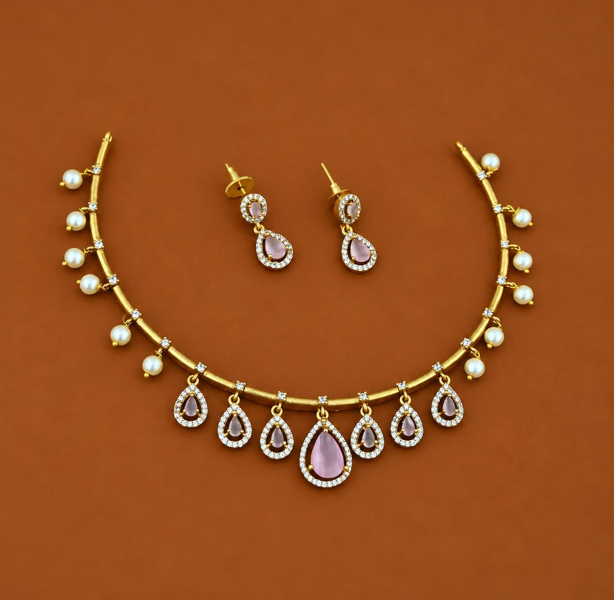 Tear drop hanging hasli with drop earrings