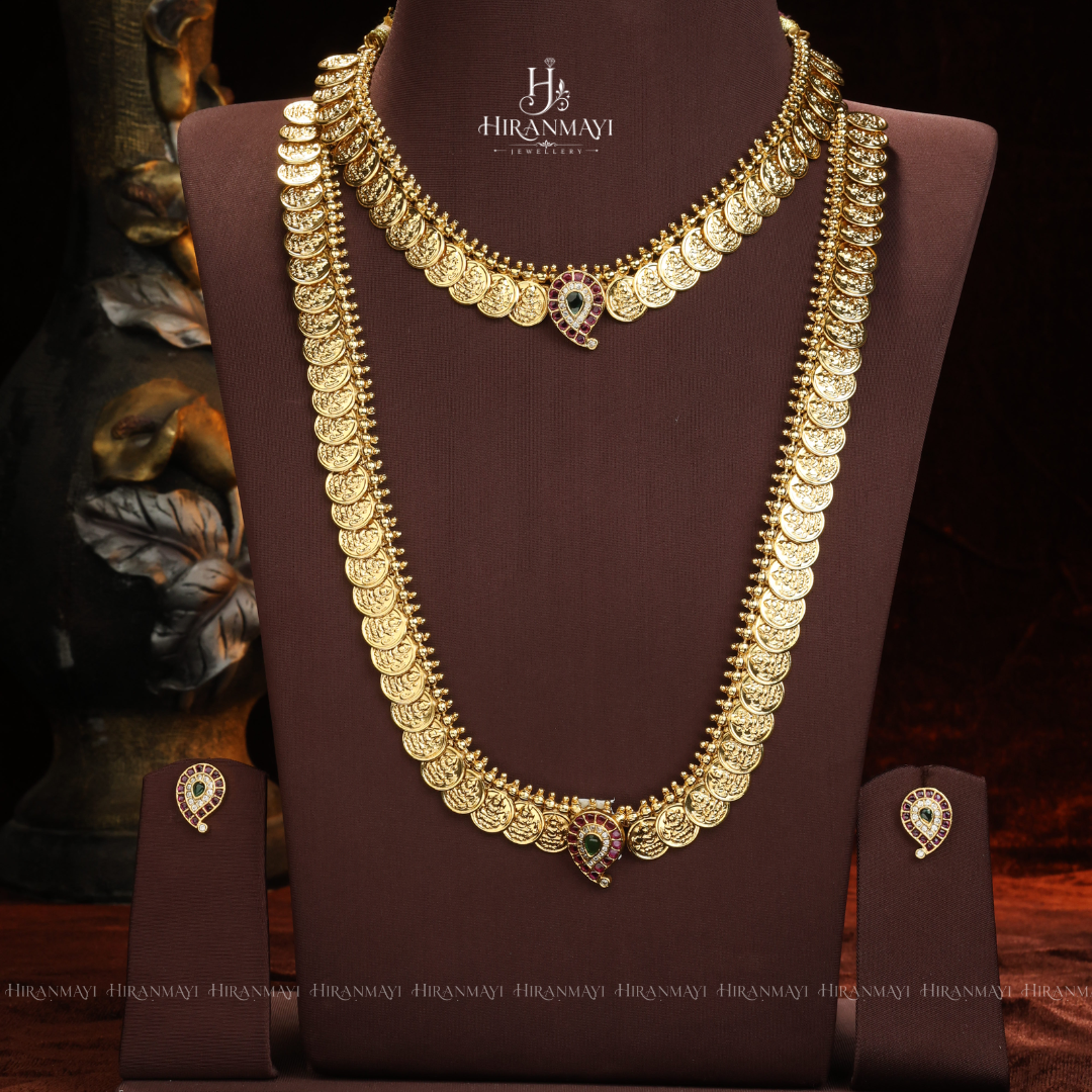 Kasu haram and necklace with manga motif