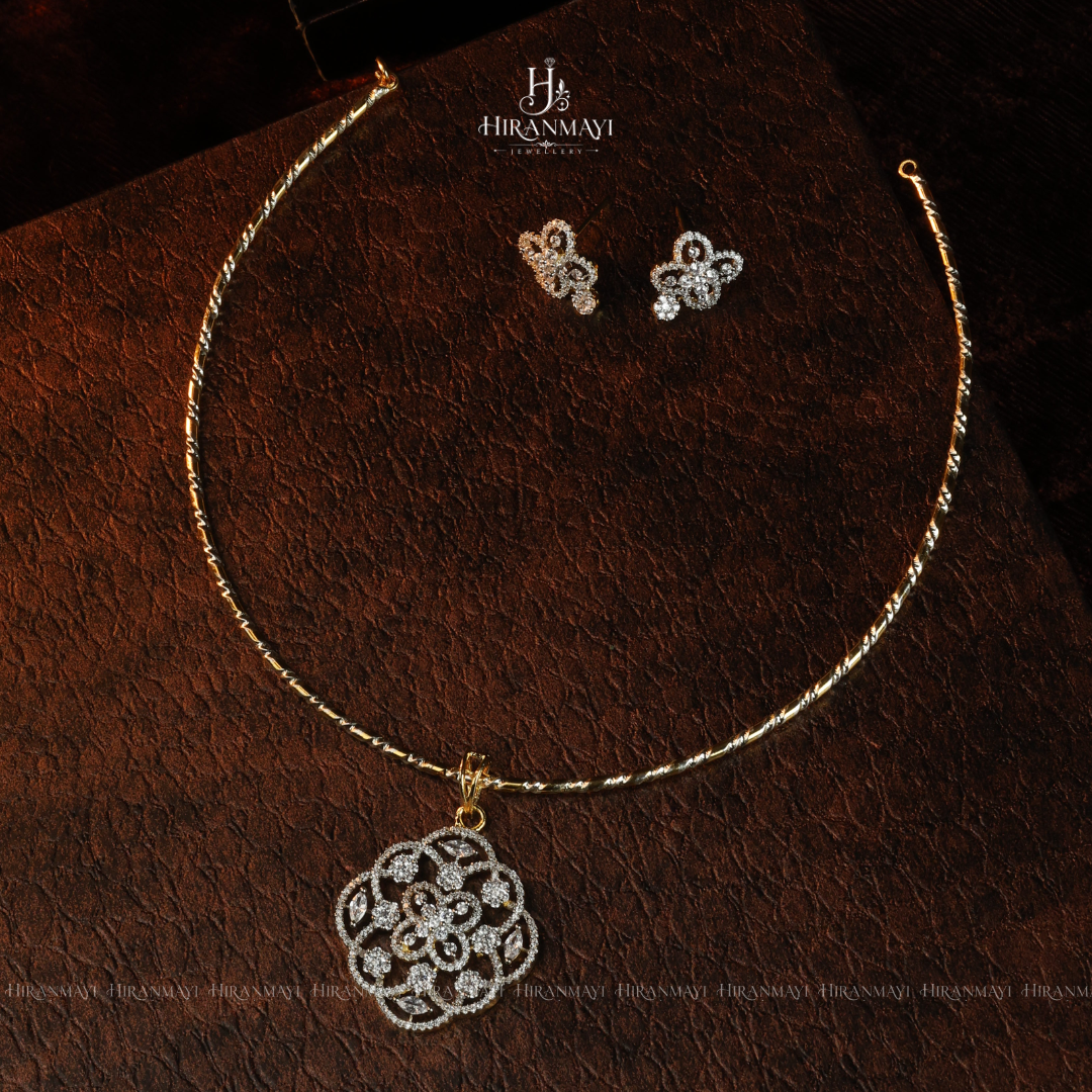 Kolam pendant with hasli