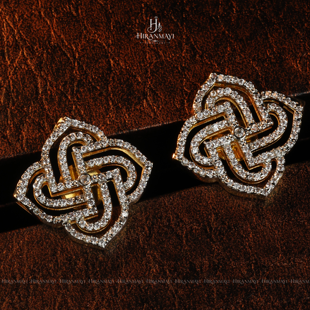 Kolam pattern pendant with hasli