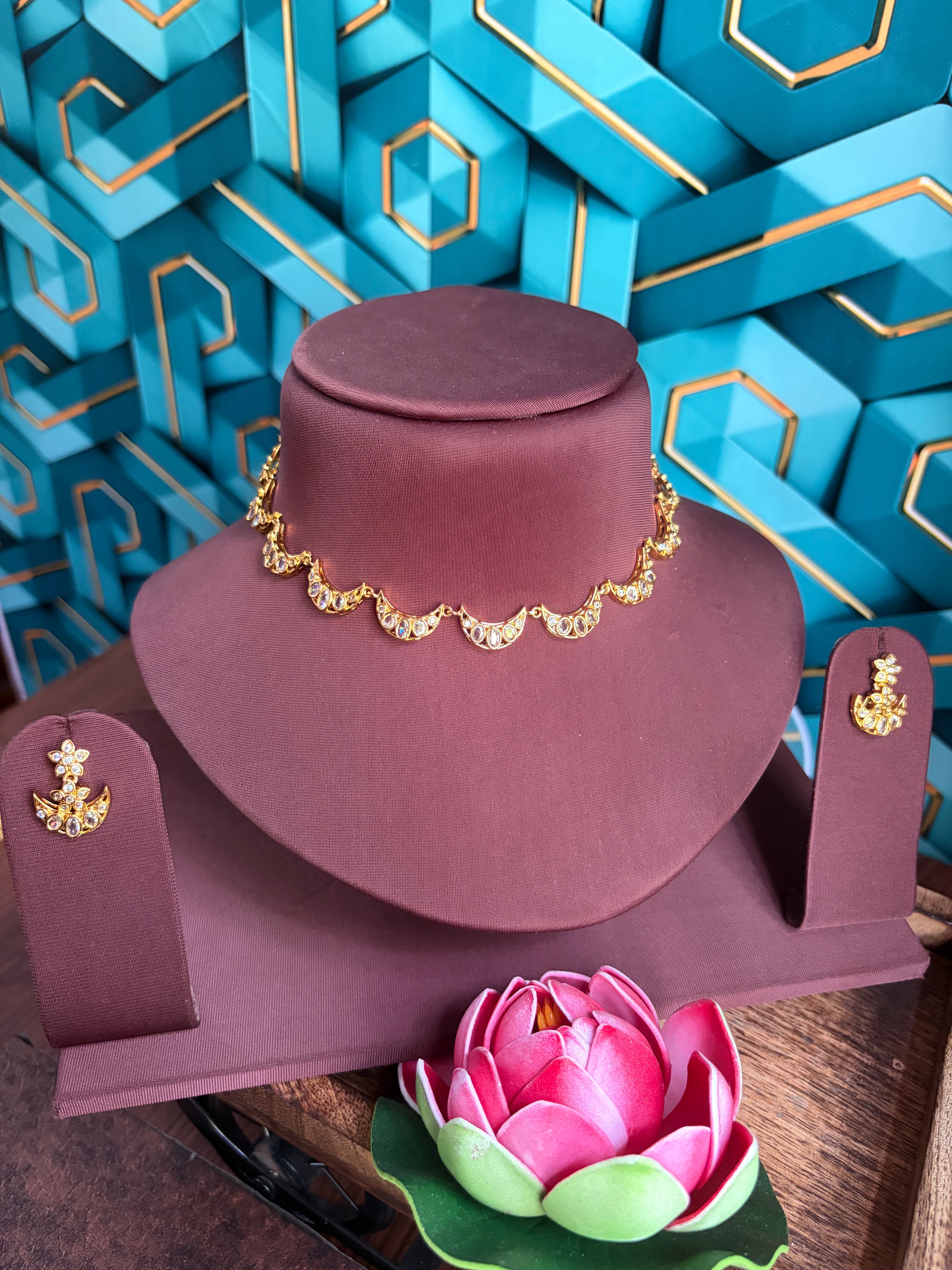 Half moon pattern necklace with earrings