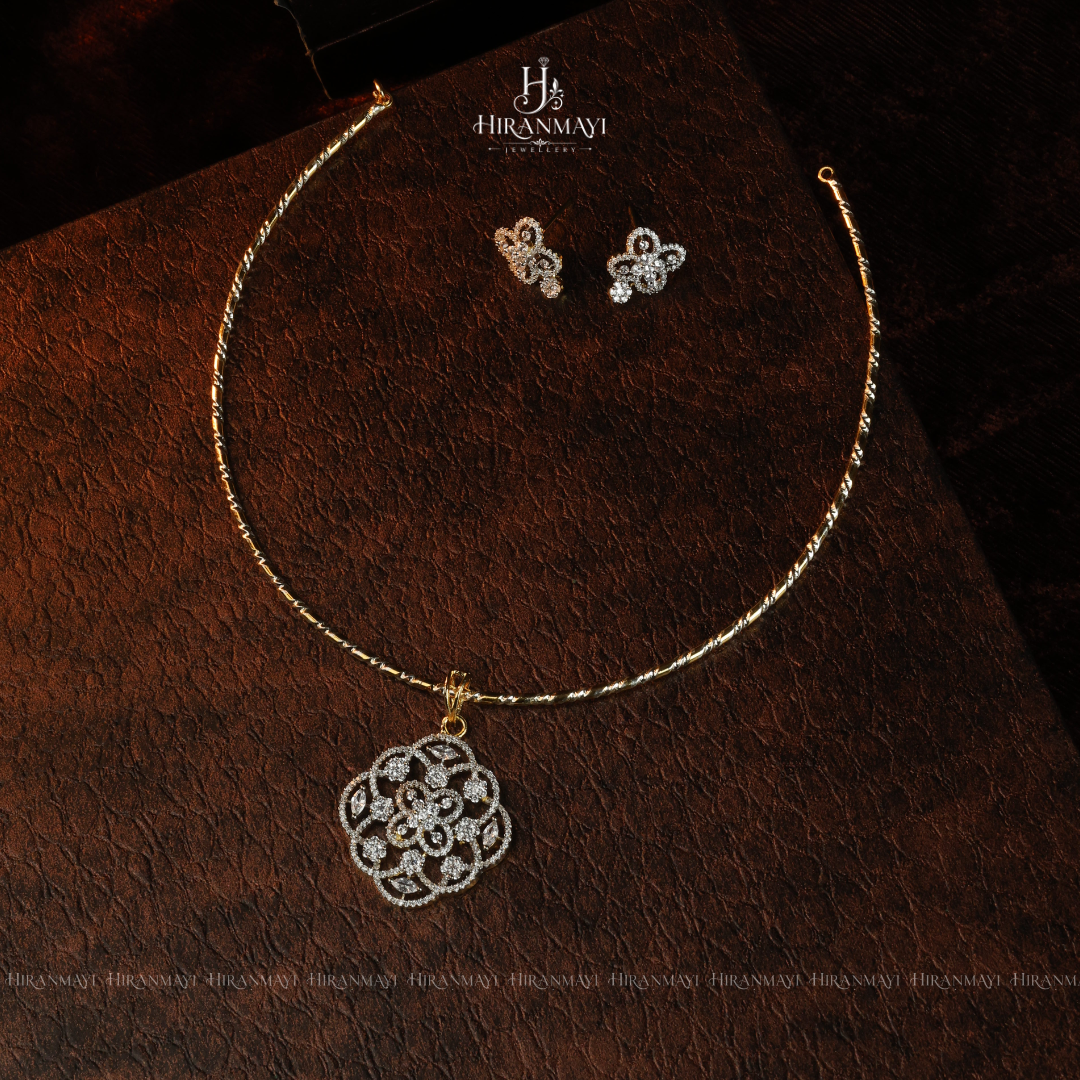 Kolam pendant with hasli