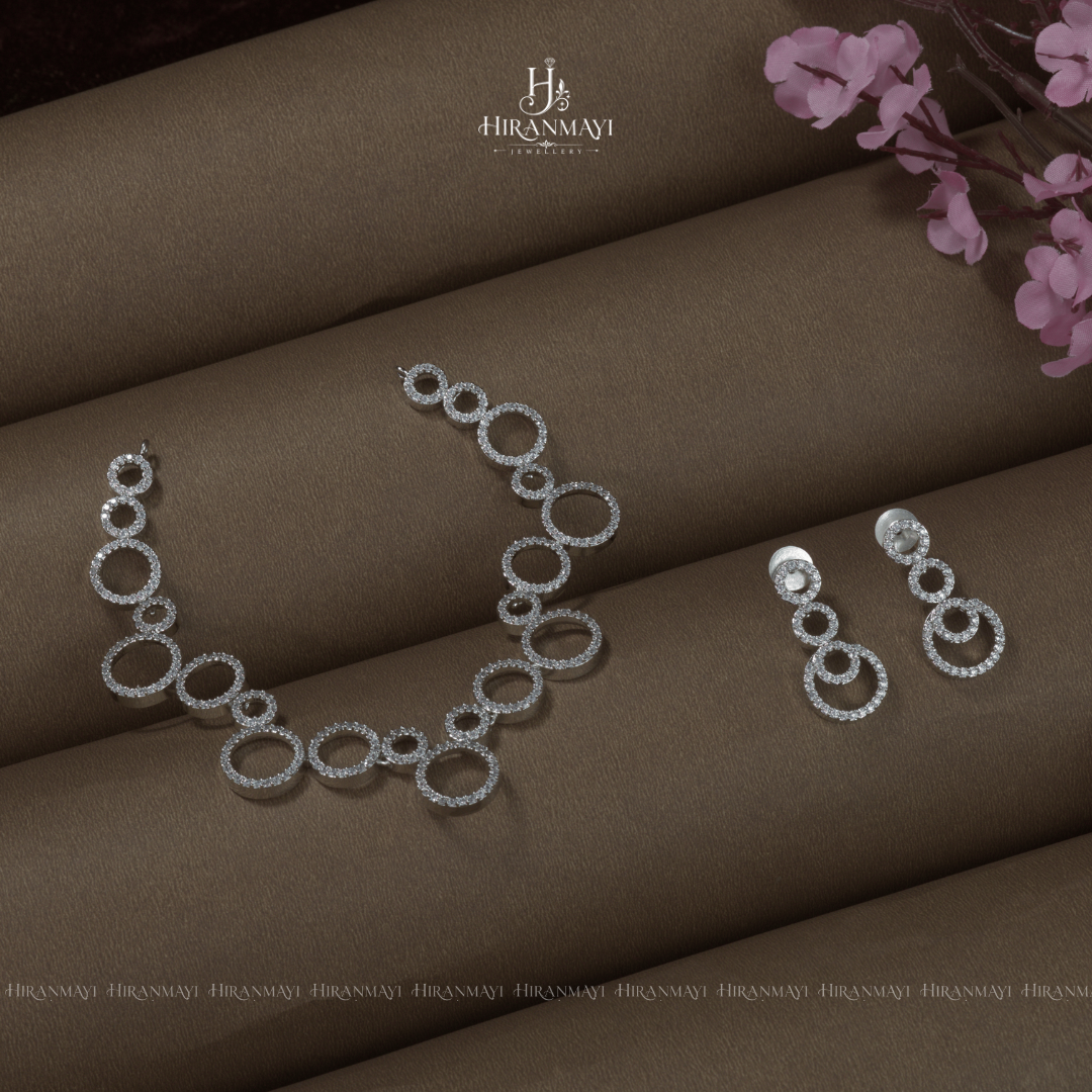 Circular pattern party wear necklace