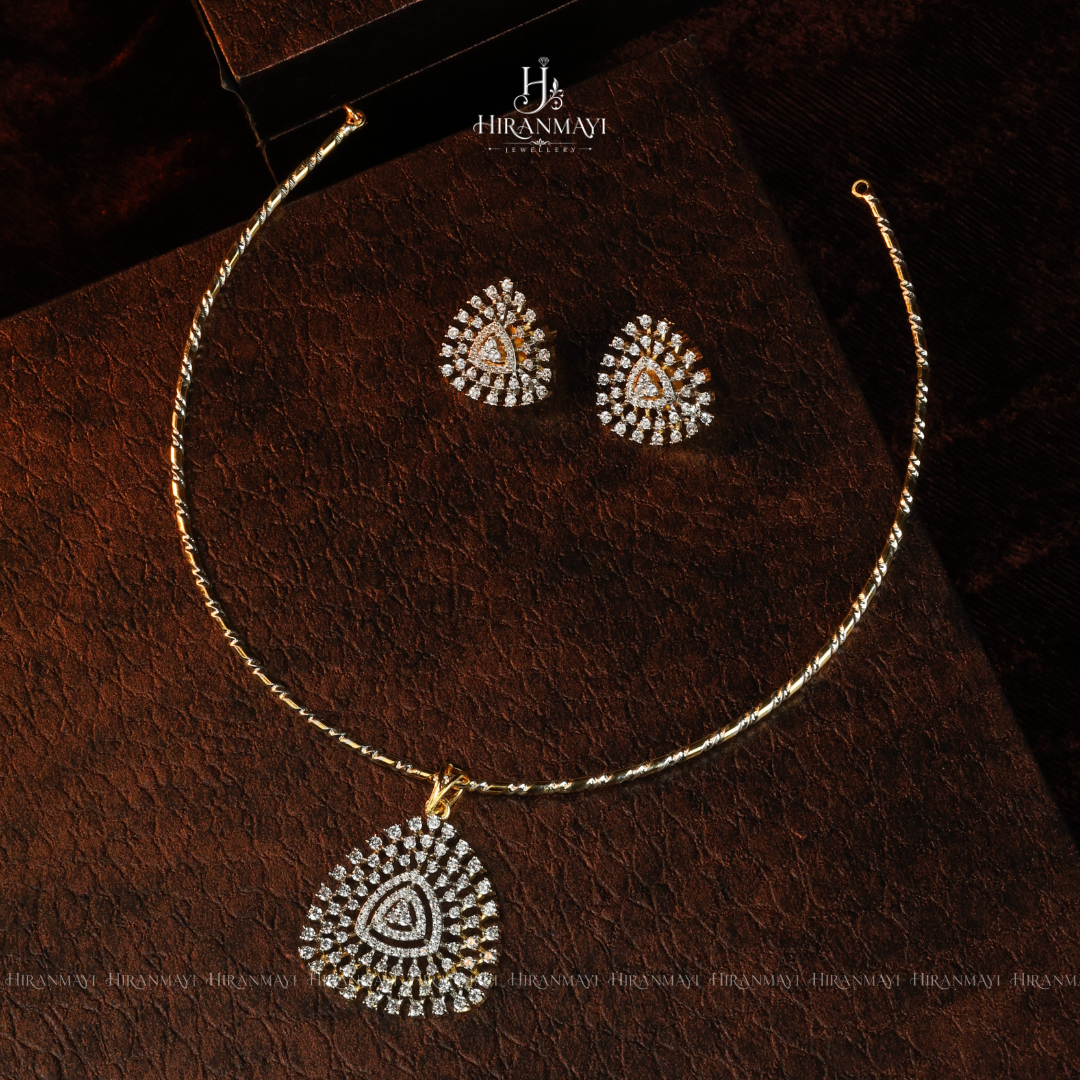 Diamond replica pattern pendant with hasli