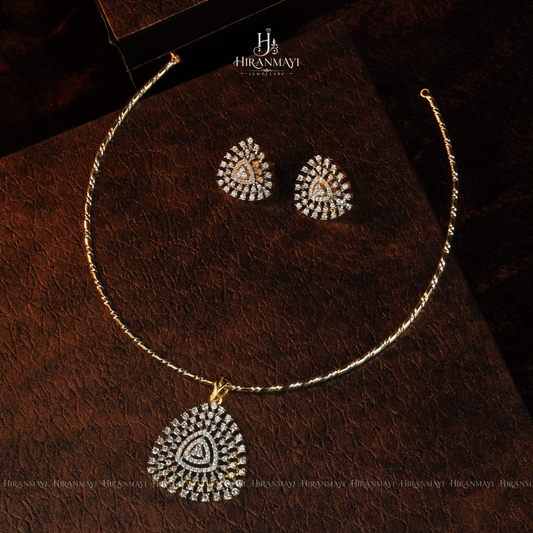 Diamond replica pattern pendant with hasli