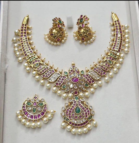 Guttapusulu necklaces with changeable pendants with earrings