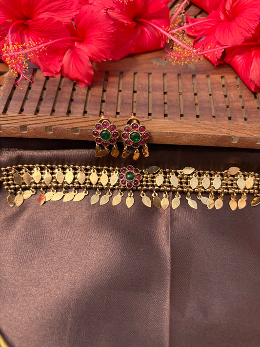Elakkathali necklace with flower motif