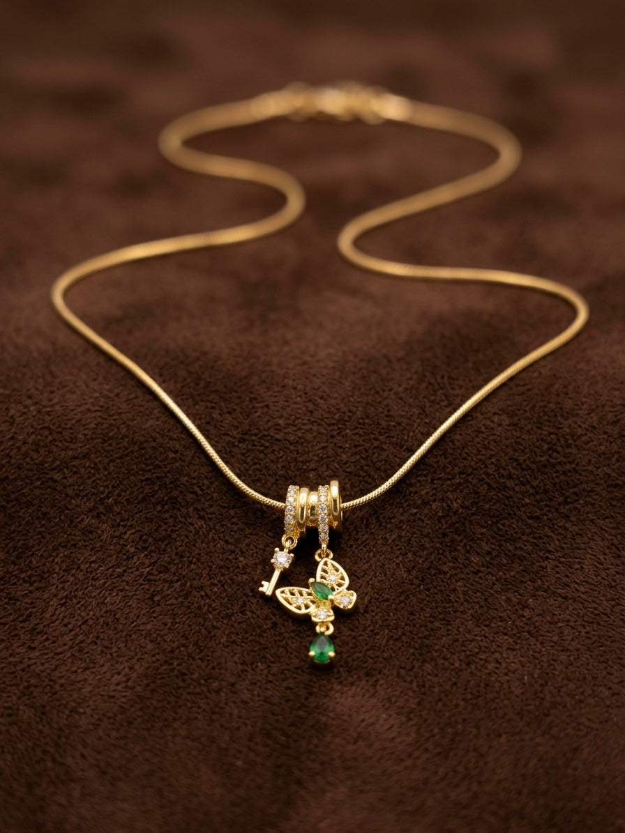 Anti tarnished chain with pendant