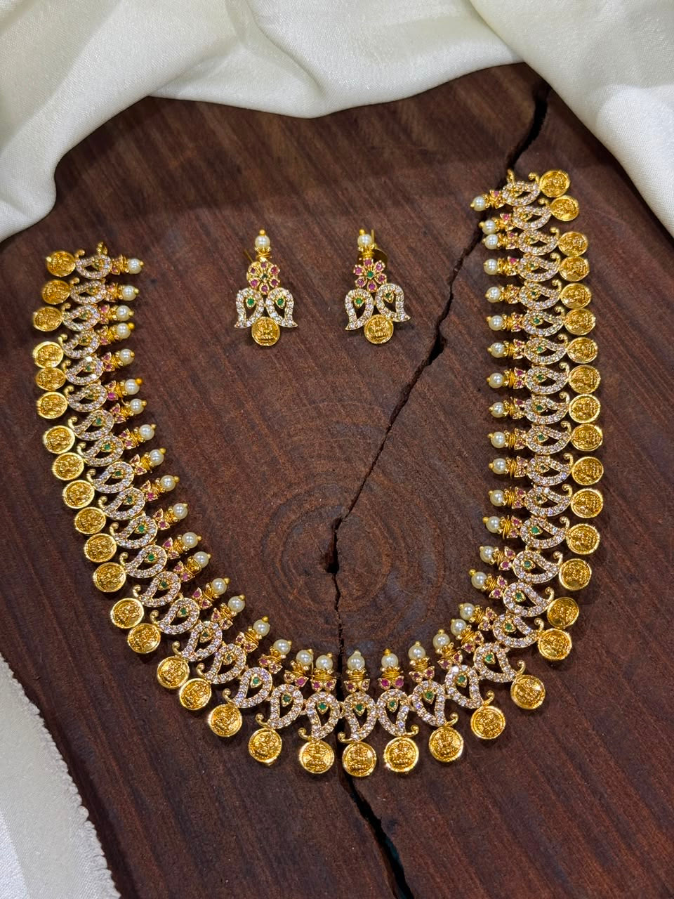 Mango motif multiple stone necklace with earrings
