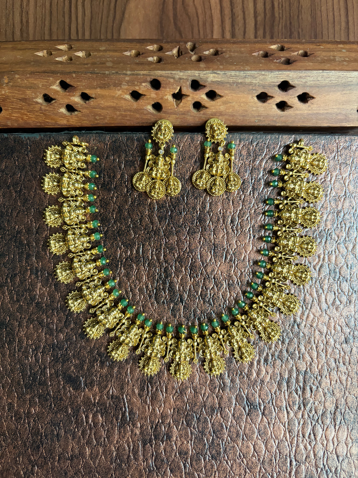 Antique necklace with earrings
