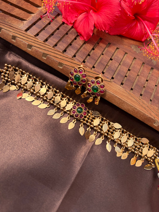 Elakkathali necklace with flower motif