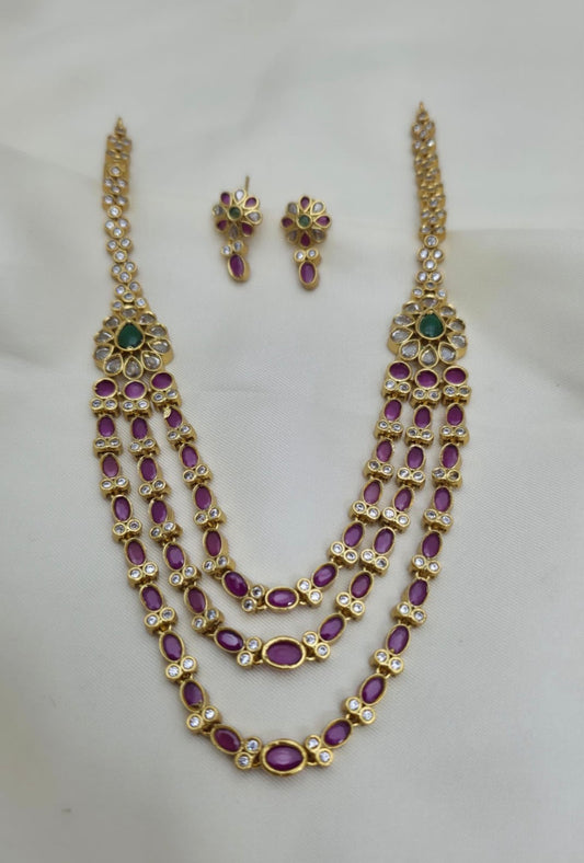 3 layer kemp stone with white necklace and earrings