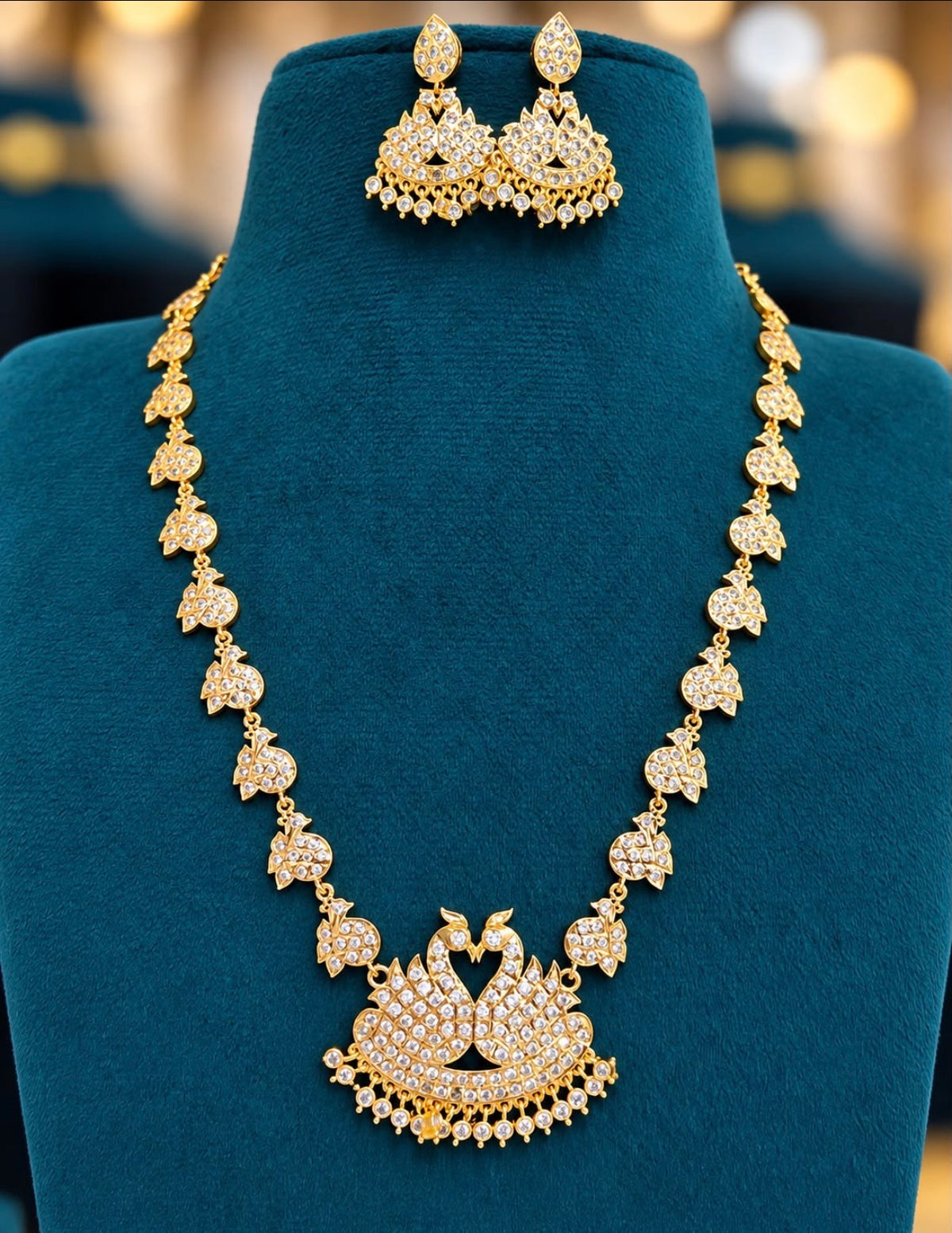 Impon swan middle haram with earrings