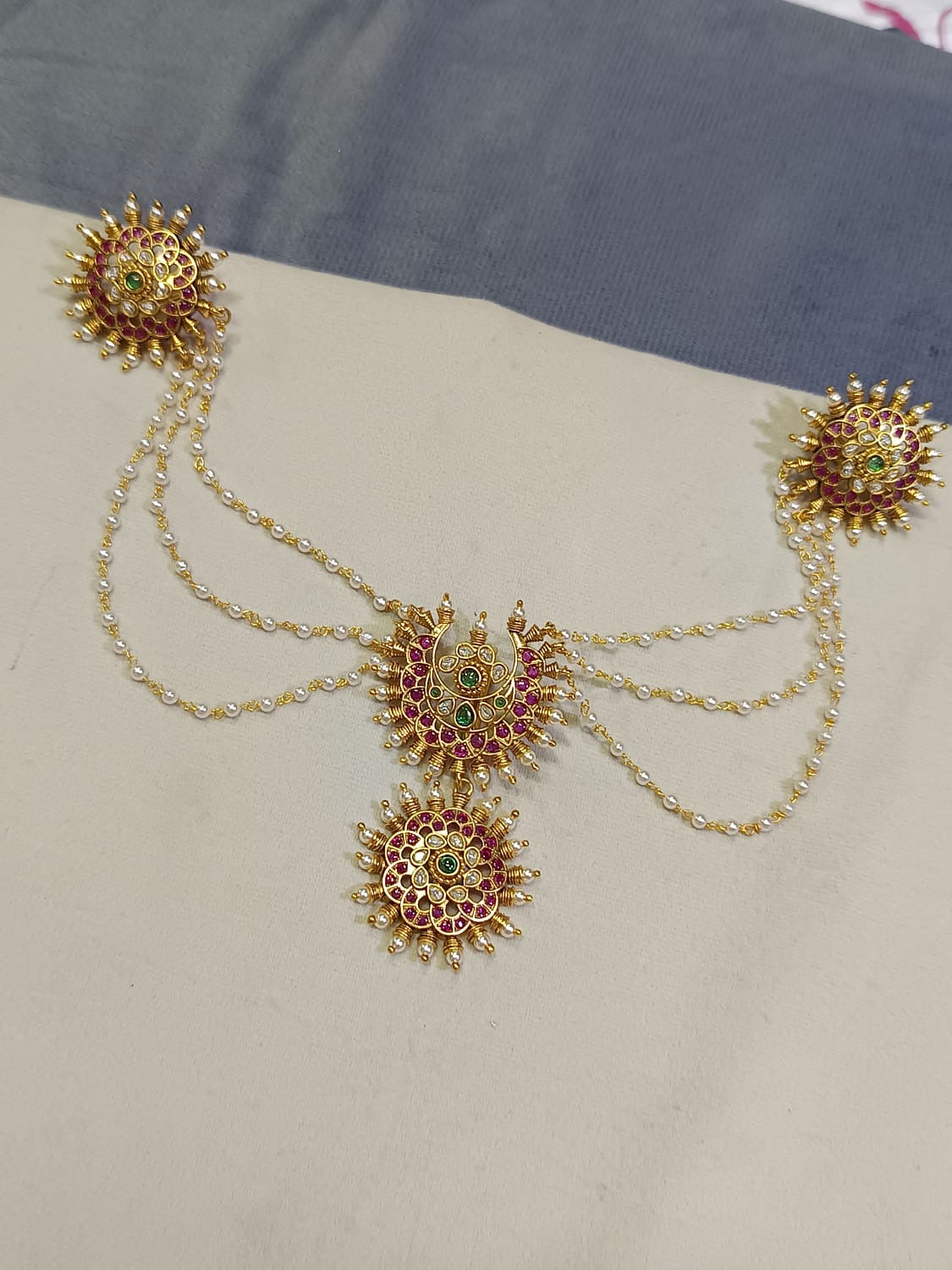 Jadai billai with chain