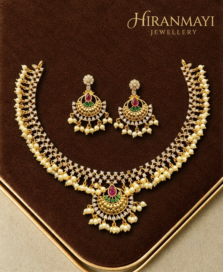 Stone necklace with pearl hanging and earrings