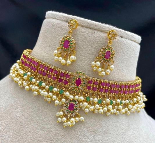Guttapusulu chocker with earrings