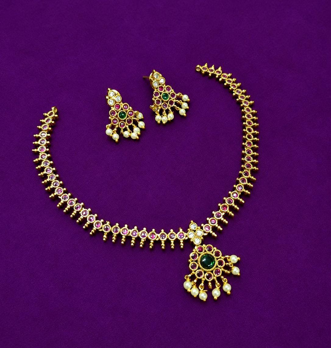 Antique kemp necklace with earrings