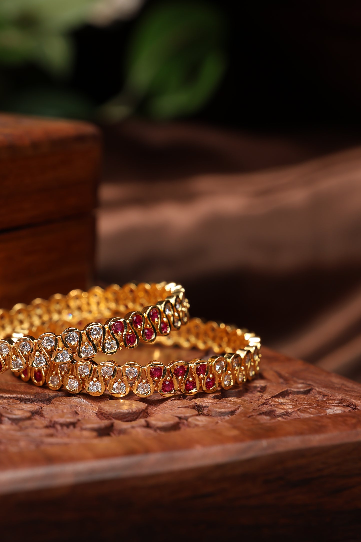 vintage zig zag pattern ruby white stone bangles-2pcs