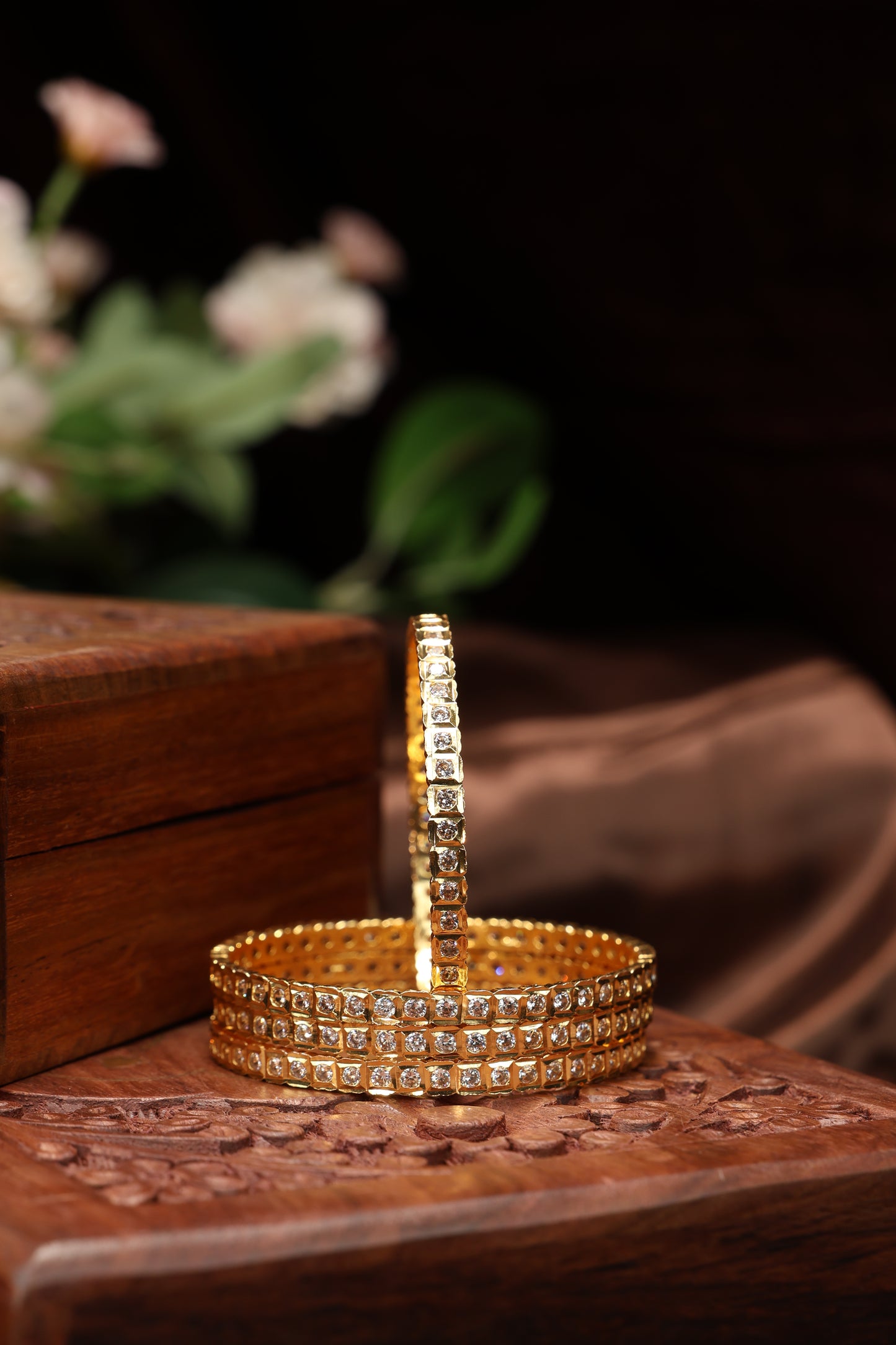 vintage single line white stone bangles-4pcs