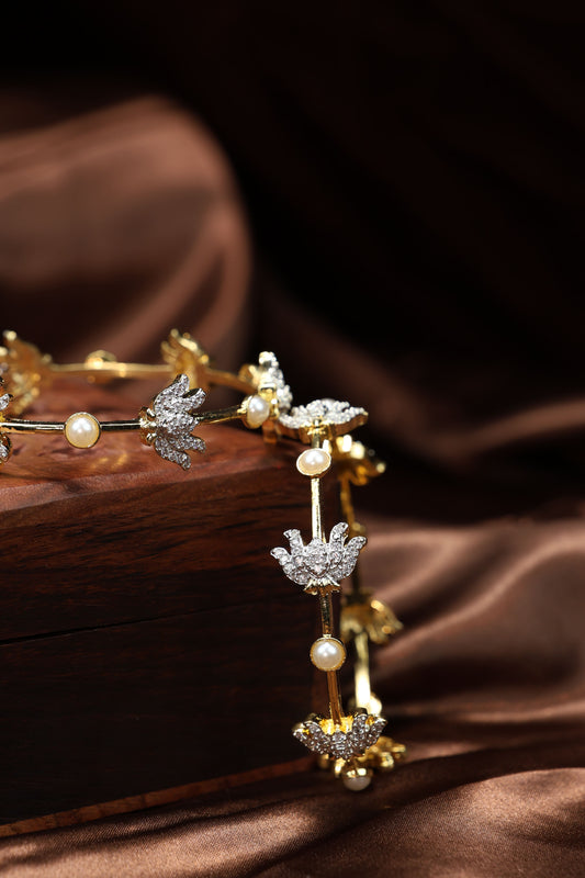CZ stone lotus mottif with pearl bangles