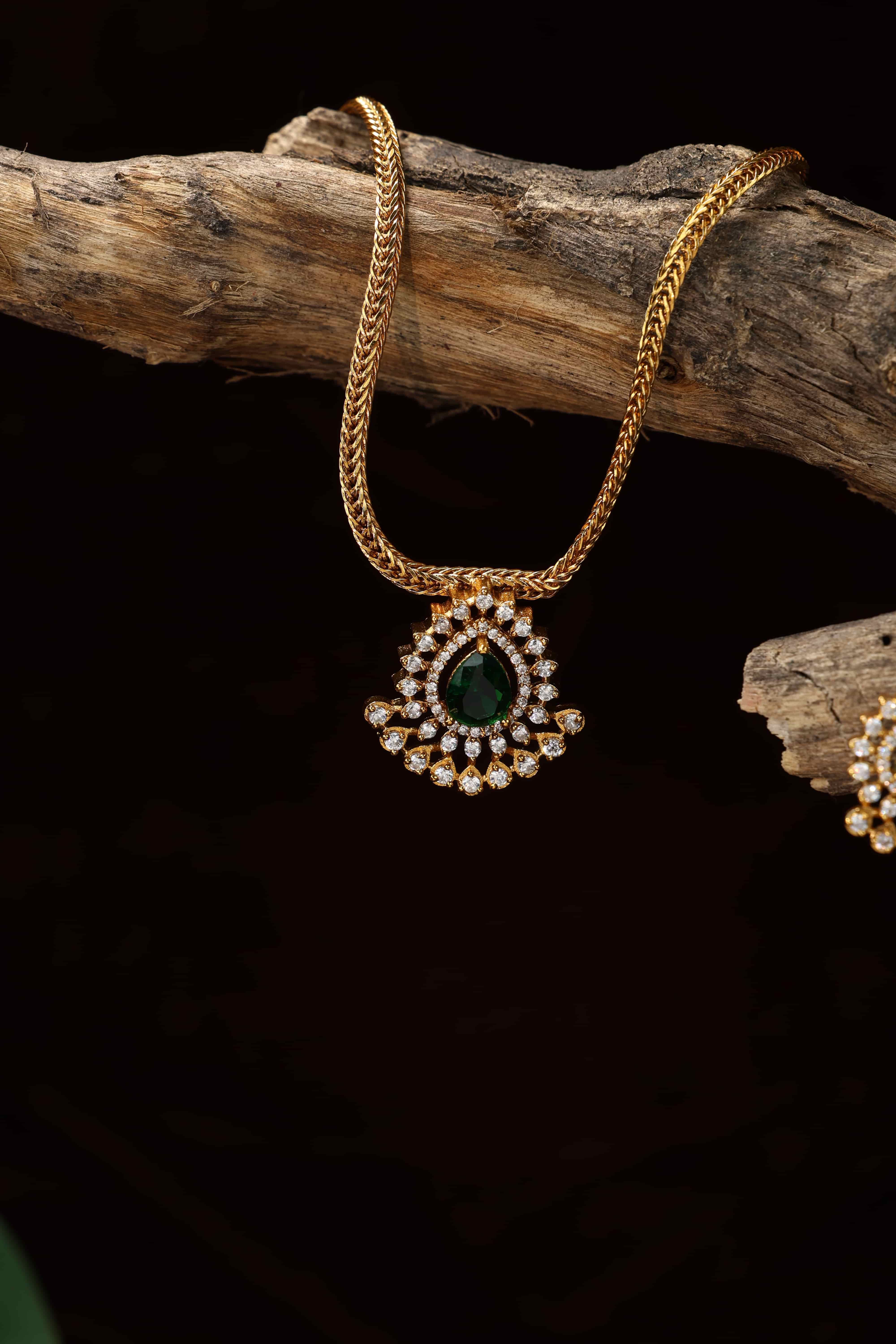 Diamond replica neclace