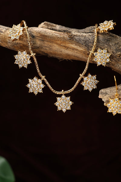 Cute star hanging pendent attigai-white