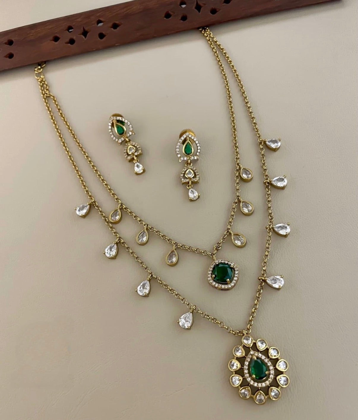 Two layer chain with earrings